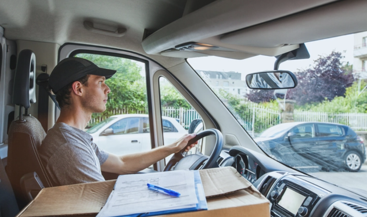 How Much Do Courier Drivers Earn?